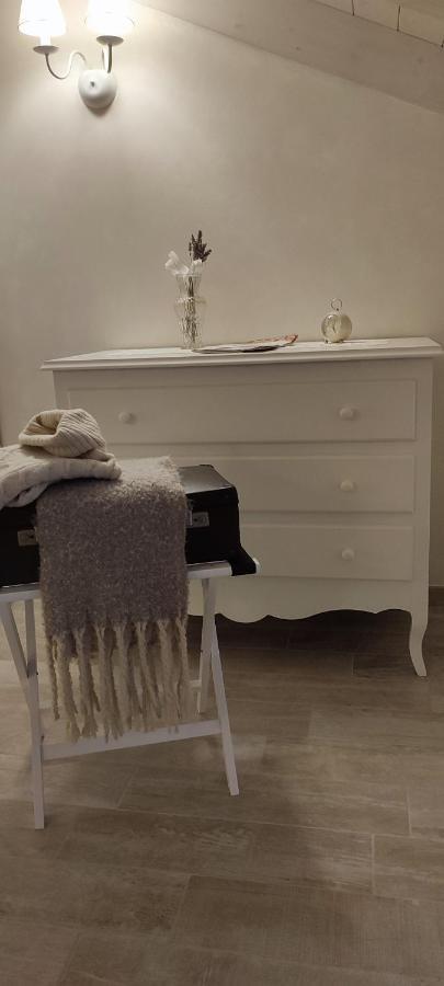 La Vista Del Poggio Bed & Breakfast Кастеларо Екстериор снимка